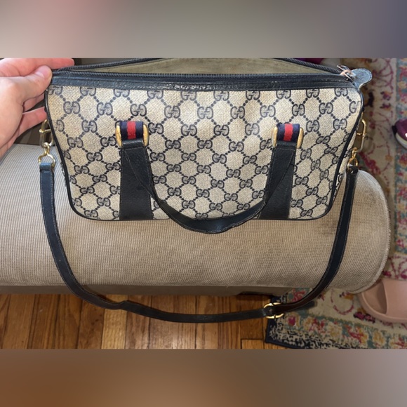 Authentic vintage Gucci bag - Picture 2 of 5